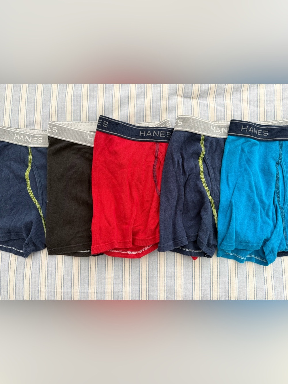 5 pairs Hanes boys underwear. navy/black/red/royal blue. Size L